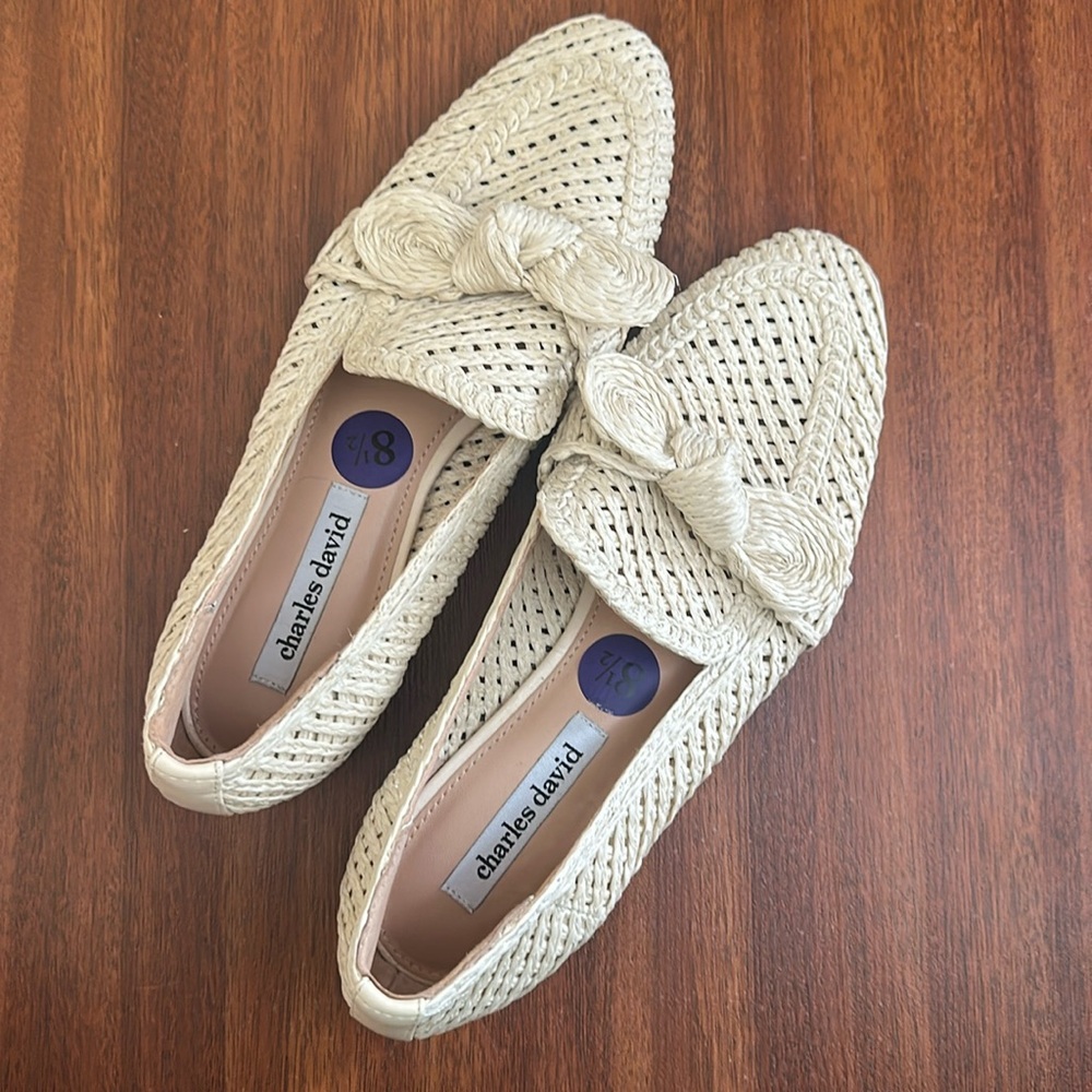 NWOT Charles David Woven Raffia flats with bow. Size 8.5. Never worn.